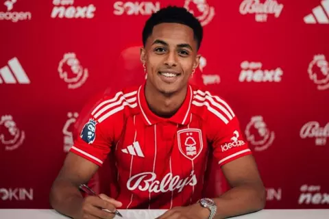 نوتنجهام فورست يعلن ضم هاتشينسون لخمس سنوات